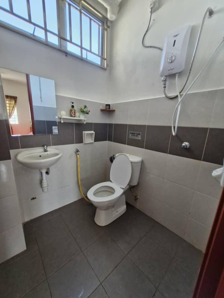 Anggerik Camelia Homestay Apartment Ladang Tok Pelam Kuala Terengganu Extérieur photo